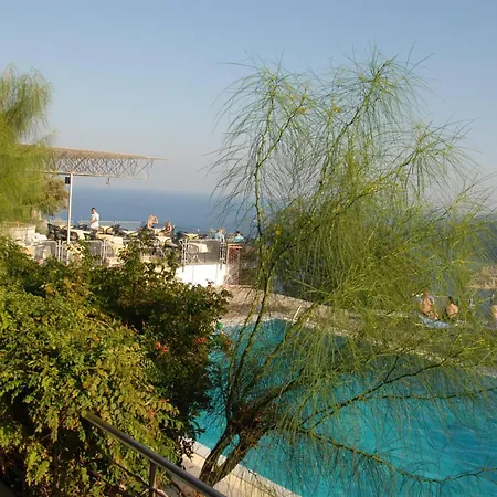 Loryma Semesteranläggning (resort) 4*